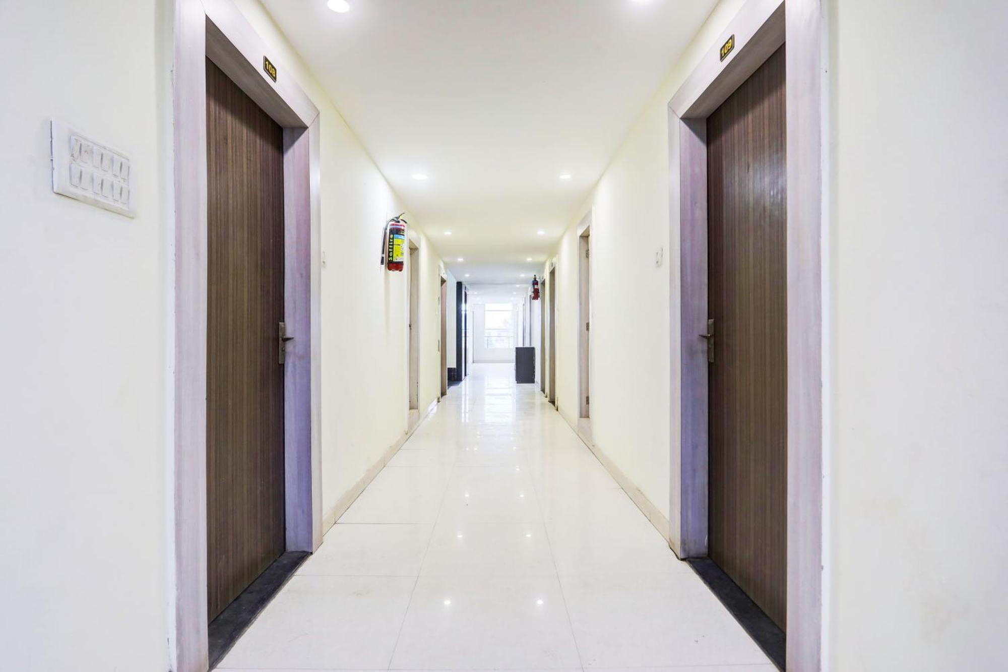 Super Townhouse Hoshangabad Road Near Aashima Mall Samarda Kaliasot Exterior photo